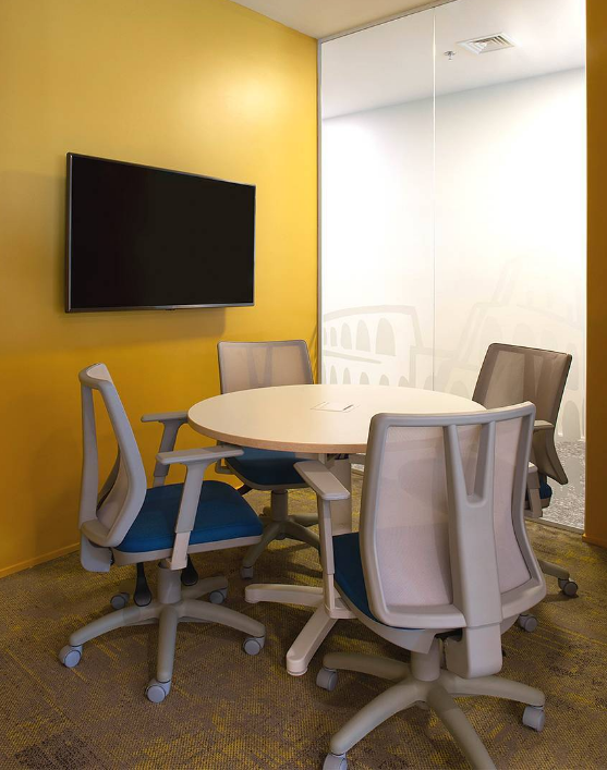Mesa de Reunião Redonda BH, Mesa de Reunião Corporativa BH, Cadeiras para Sala de Reunião BH, Cadeiras Ergonômicas BH, Cadeiras Corporativas BH, Mobiliário Corporativo BH, Mobiliário Executivo BH, Escritório Planejado BH, Móveis Corporativos BH, Design Corporativo BH, Ambientes de Trabalho Colaborativos BH, Mesa com Caixa de Tomada BH, Ergonomia Corporativa BH, Conforto no Escritório BH, Soluções para Escritórios BH, Reuniões Produtivas BH, Cadeiras com Encosto em Tela BH, Mesa Redonda com Passagem de Cabos BH, Mobiliário com Integração Tecnológica BH, Sala de Reunião Moderna BH.