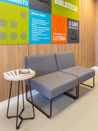 Ambiente de Espera BH, Recepção Corporativa BH, Sofá Corporativo BH, Poltronas de Espera BH, Mobiliário Corporativo BH, Design Corporativo BH, Conforto Corporativo BH, Sofá Modular BH, Divisória Corporativa BH, Cadeiras Corporativas BH, Ergonomia Corporativa BH, Área de Espera BH, Atendimento Corporativo BH, Layout Corporativo BH, Móveis Corporativos BH, Piso Elevado BH, Caixa de Tomada BH, Interiores Corporativos BH, Escritório Moderno BH, Espaço de Recepção BH,