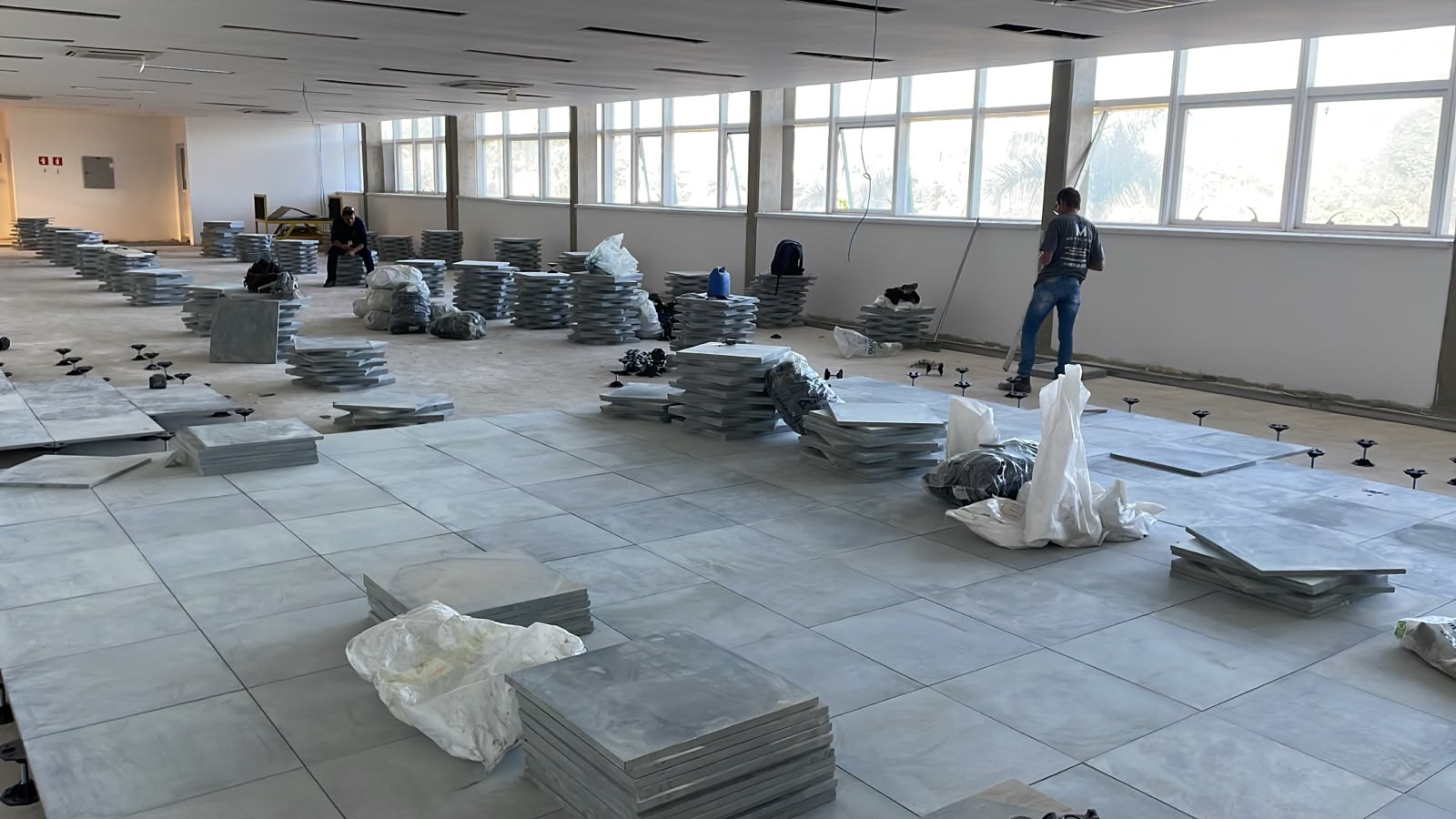 piso elevado corporativo, piso elevado para escritório, infraestrutura de cabeamento, cabeamento estruturado, piso elevado vantagens, arquitetura corporativa, piso técnico elevado, caixas de tomadas piso elevado, readequação de ambientes corporativos, soluções integradas corporativas, piso elevado para data center, climatização piso elevado, layout flexível escritório, manutenção cabeamento, Interiores Soluções Corporativas, Interiores Corporativos, Interiores Corporativos BH, Interiores Corporativos MG, Interiores Corporativos Divinópolis, Interiores Corporativos Varginha, Interiores Corporativos Uberlândia, Interiores Corporativos Itaúna, Interiores Corporativos Oliveira, Interiores Corporativos Formiga, Interiores Corporativos Manhuaçu, Interiores Corporativos Uberaba, Interiores Corporativos Contagem, Interiores Corporativos Nova Lima, Interiores Corporativos Betim, Interiores Corporativos Montes Claros, Interiores Corporativos Claudio, Interiores Corporativos Sete Lagoas, Interiores Corporativos Araxa, Interiores Corporativos Governador Valadares, Interiores Corporativos Pouso Alegre, Interiores Corporativos Juiz de Fora,