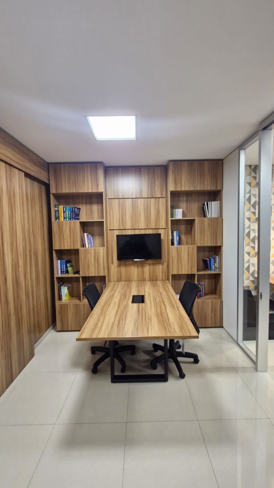mobiliário corporativo personalizado, design de interiores corporativo, identidade da marca no escritório, mobiliário corporativo de alto padrão, ambiente de trabalho imponente, ergonomia no trabalho, marca empregadora, employer branding, neuroarquitetura, escritório corporativo personalizado, divisórias corporativas sob medida, mobiliário ergonômico, performance dos colaboradores, paisagismo corporativo, biofilia no escritório, arquitetura corporativa, atendimento especializado, design de interiores corporativo, Interiores Soluções Corporativas, Interiores Corporativos, assistência técnica piso elevado, montagem e desmontagem corporativa, Interiores Corporativos BH, WHEL piso elevado, SPERONE caixas de tomadas, mobiliário corporativo, divisórias corporativas, cadeiras ergonômicas, arquitetura corporativa, design de interiores corporativo, escritório moderno, ergonomia corporativa, ambiente de trabalho, soluções corporativas, Interiores Corporativos BH, móveis para escritório, divisórias de vidro, piso elevado, NR-17, neuroarquitetura, design biofílico 2026, mobiliário corporativo, móveis corporativos sofisticados, design de interiores corporativo, divisórias corporativas, cadeiras ergonômicas corporativas, mobiliário de escritório de alto padrão, arquitetura corporativa, ambiente de trabalho corporativo, móveis para escritório B2B, design corporativo, ergonomia corporativa, soluções corporativas, mobiliário sofisticado, móveis executivos, divisórias em vidro corporativas, cabine acústica, piso elevado corporativo, readequação de ambientes corporativos, mobiliário corporativo personalizado, Interiores Corporativos, design de interiores corporativo, arquitetura corporativa, mobiliário corporativo, readequação de ambientes corporativos, divisória de vidro para sala de reunião, cabine acústica, divisória de vidro e MDF, mobiliário corporativo, soluções acústicas corporativas, Interiores Soluções Corporativas, infraestrutura de escritório, remanejamento de ambientes corporativos, mobiliário corporativo Belo Horizonte, mobiliário corporativo Juiz de Fora, mobiliário corporativo Divinópolis, mobiliário corporativo Contagem, mobiliário corporativo Betim, mobiliário corporativo Governador Valadares, mobiliário corporativo Pouso Alegre, mobiliário corporativo Varginha, mobiliário corporativo Pará de Minas, mobiliário corporativo Sete Lagoas, mobiliário corporativo Lagoa Santa, mobiliário corporativo Nova Lima, mobiliário corporativo Ouro Branco, mobiliário corporativo Brumadinho, Interiores Soluções Corporativas, Interiores Corporativos, Interiores Corporativos BH, Interiores Corporativos MG, Divisória Corporativa Divinópolis, Divisória Corporativa Varginha, Divisória Corporativa Uberlândia, Divisória Corporativa Itaúna, Divisória Corporativa Oliveira, Divisória Corporativa Formiga, Divisória Corporativa Manhuaçu, Divisória Corporativa Uberaba, Divisória Corporativa Contagem, Divisória Corporativa Nova Lima, Divisória Corporativa Betim, Divisória Corporativa Montes Claros, Divisória Corporativa Claudio, Divisória Corporativa Sete Lagoas, Divisória Corporativa Araxa, Divisória Corporativa Governador Valadares, Divisória Corporativa Pouso Alegre, Divisória Corporativa Juiz de Fora, Cadeira giratória Ergonômica Corporativa Divinópolis, Cadeira giratória Ergonômica Corporativa Varginha, Cadeira giratória Ergonômica Corporativa Uberlândia, Cadeira giratória Ergonômica Corporativa Itaúna, Cadeira giratória Ergonômica Corporativa Oliveira, Cadeira giratória Ergonômica Corporativa Formiga, Cadeira giratória Ergonômica Corporativa Manhuaçu, Cadeira giratória Ergonômica Corporativa Uberaba, Cadeira giratória Ergonômica Corporativa Contagem, Cadeira giratória Ergonômica Corporativa Nova Lima, Cadeira giratória Ergonômica Corporativa Betim, Cadeira giratória Ergonômica Corporativa Montes Claros, Cadeira giratória Ergonômica Corporativa Claudio, Cadeira giratória Ergonômica Corporativa Sete Lagoas, Cadeira giratória Ergonômica Corporativa Araxa, Cadeira giratória Ergonômica Corporativa Governador Valadares, Cadeira giratória Ergonômica Corporativa Pouso Alegre, Cadeira giratória Ergonômica Corporativa Juiz de Fora,