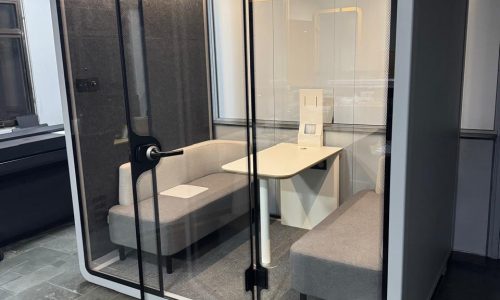 Cabine Acústica Corporativa BH, Mobiliário Corporativo BH, Isolamento Acústico Escritório BH, Cabine Acústica Escritório BH, Cabine Telefônica Corporativa BH, Cabine de Reunião BH, Espaço de Concentração BH, Móveis Corporativos de Alto Padrão BH, Cadeiras Ergonômicas BH, Divisórias Acústicas BH, Divisórias em Vidro BH, Piso Elevado BH, Caixa de Tomada para Escritório BH, Layout Corporativo BH, Ambientes de Trabalho Modernos BH, Escritório Funcional BH, Escritório Conectado BH, Projeto de Escritório BH, Soluções Acústicas Corporativas BH, Espaços de Alta Performance BH,