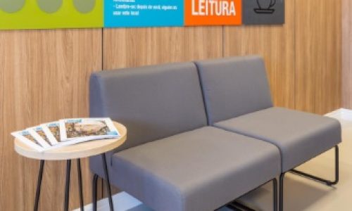 Ambiente de Espera BH, Recepção Corporativa BH, Sofá Corporativo BH, Poltronas de Espera BH, Mobiliário Corporativo BH, Design Corporativo BH, Conforto Corporativo BH, Sofá Modular BH, Divisória Corporativa BH, Cadeiras Corporativas BH, Ergonomia Corporativa BH, Área de Espera BH, Atendimento Corporativo BH, Layout Corporativo BH, Móveis Corporativos BH, Piso Elevado BH, Caixa de Tomada BH, Interiores Corporativos BH, Escritório Moderno BH, Espaço de Recepção BH,