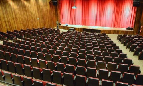 Cadeiras de Auditório Corporativo BH, Cadeira Auditório Ergonômica BH, Mobiliário Corporativo BH, Assentos Corporativos BH, Cadeiras para Auditório com Prancheta BH, Cadeiras Estofadas Auditório BH, Mobiliário para Salas de Treinamento BH, Layout Corporativo BH, Salas de Conferência BH, Móveis para Auditório BH, Cadeiras com Acoplamento Lateral BH, Cadeiras para Eventos Corporativos BH, Cadeiras Executivas BH, Divisória Corporativa BH, Piso Elevado BH, Caixa de Tomada BH, Soluções Corporativas BH, Escritório Moderno BH, Projeto de Mobiliário Corporativo BH,