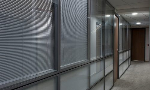 Divisória em Vidro BH, Divisória Corporativa BH, Divisória Piso-Teto BH, Divisória Acústica BH, Divisória de Escritório BH, Divisória de Vidro com Alumínio BH, Mobiliário Corporativo BH, Estação de Trabalho BH, Cadeiras Ergonômicas BH, Escritório com Piso Elevado BH, Mesa com Caixa de Tomada BH, Ambientes Corporativos Modernos BH, Projeto de Escritório BH, Layout Corporativo BH, Divisória com Isolamento Acústico BH, Móveis Corporativos BH, Soluções para Escritório BH, Divisória Transparente BH, Salas de Reunião BH, Ambientes Colaborativos BH, Escritório Sofisticado BH, Instalação de Divisórias BH,