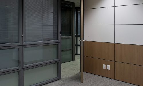 Divisórias Corporativas Piso Teto BH, Divisória Vidro Duplo BH, Divisória Vidro Simples BH, Divisória Cega BH, Divisória Com Janela BH, Mobiliário Corporativo BH, Arquitetura Corporativa BH, Escritório Moderno BH, Divisórias Acústicas BH, Layout Corporativo BH, Interiores Corporativos, Interiores Corporativos BH, Interiores Corporativos MG,