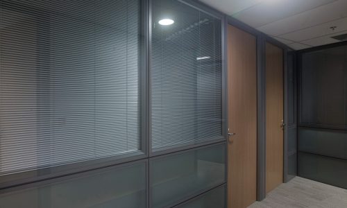 Divisórias Corporativas BH, Divisórias Em Vidro Duplo BH, Divisórias Com Persianas BH, Design Corporativo BH, Escritório Moderno BH, Arquitetura Corporativa BH, Ambientes Produtivos BH, Interiores Corporativos BH, Interiores Corporativos,