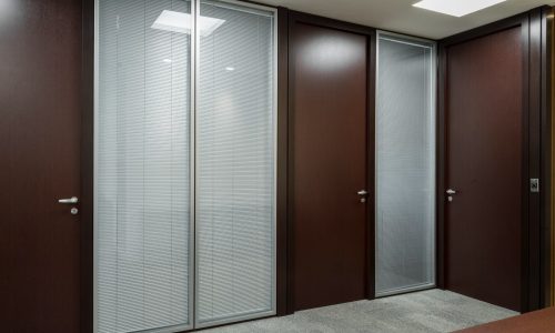 case de sucesso, Unimed Federação Minas, readequação corporativa, divisórias acústicas, cabeamento estruturado, ETHERNE, SPERONE, Interiores Soluções Corporativas, renovação de divisórias, ambiente corporativo, mobiliário corporativo, serviços integrados, montagem divisória, assistência técnica, Minas Gerais, projeto corporativo, isolamento acústico, vidro duplo com persianas, infraestrutura corporativa, transformação de ambiente,