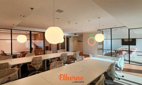 divisória em vidro, divisória vidro duplo, divisória vidro com persianas, divisória vidro polarizado, privacidade corporativa, requinte escritório, divisória corporativa vidro, arquitetura corporativa, design de interiores corporativo, isolamento acústico vidro, iluminação natural escritório, vidro temperado, vidro laminado, PVB acústico, NBR 7199, produtividade corporativa, bem-estar no trabalho, divisória modular, open space vidro, vidro inteligente, automação corporativa, mobiliário corporativo, soluções acústicas corporativas, Interiores Soluções Corporativas, infraestrutura de escritório, remanejamento de ambientes corporativos, mobiliário corporativo Belo Horizonte, mobiliário corporativo Juiz de Fora, mobiliário corporativo Divinópolis, mobiliário corporativo Contagem, mobiliário corporativo Betim, mobiliário corporativo Governador Valadares, mobiliário corporativo Pouso Alegre, mobiliário corporativo Varginha, mobiliário corporativo Pará de Minas, mobiliário corporativo Sete Lagoas, mobiliário corporativo Lagoa Santa, mobiliário corporativo Nova Lima, mobiliário corporativo Ouro Branco, mobiliário corporativo Brumadinho, Interiores Soluções Corporativas, Interiores Corporativos, Interiores Corporativos BH, Interiores Corporativos MG, Interiores Corporativos Divinópolis, Interiores Corporativos Varginha, Interiores Corporativos Uberlândia, Interiores Corporativos Itaúna, Interiores Corporativos Oliveira, Interiores Corporativos Formiga, Interiores Corporativos Manhuaçu, Interiores Corporativos Uberaba, Interiores Corporativos Contagem, Interiores Corporativos Nova Lima, Interiores Corporativos Betim, Interiores Corporativos Montes Claros, Interiores Corporativos Claudio, Interiores Corporativos Sete Lagoas, Interiores Corporativos Araxa, Interiores Corporativos Governador Valadares, Interiores Corporativos Pouso Alegre, Interiores Corporativos Juiz de Fora,