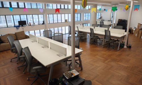 cadeira giratória, ergonomia no ambiente de trabalho, cadeiras para escritório, mobiliário corporativo, NR-17, saúde ocupacional, Interiores Corporativos,